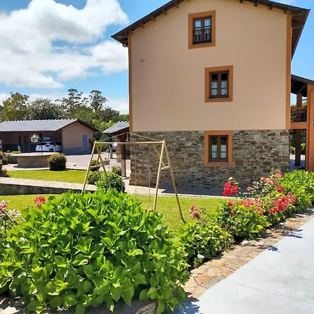 Schoenes Duplex Mit Aussicht- Pool Und Garten By Interhome