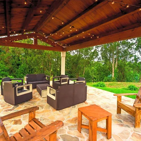 Schoenes Duplex Mit Aussicht- Pool Und Garten By Interhome 아파트 *