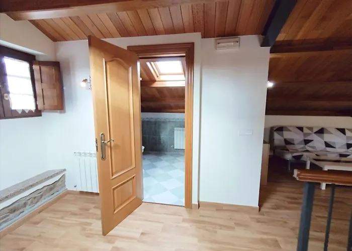 Schoenes Duplex Mit Aussicht- Pool Und Garten By Interhome